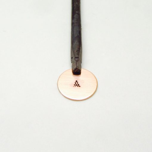 Small Triangle with Line Design Single Stamp 818