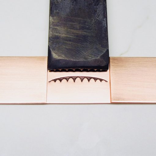 Traditional Curved Top Grooved Bottom Border Stamp 7114