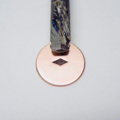 Lined Diamond Single Stamp 414