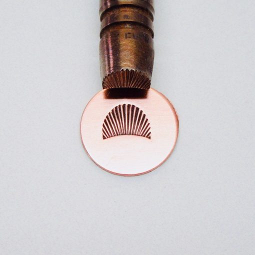 Sun Ray Lined Shell Design Single Stamp 2716