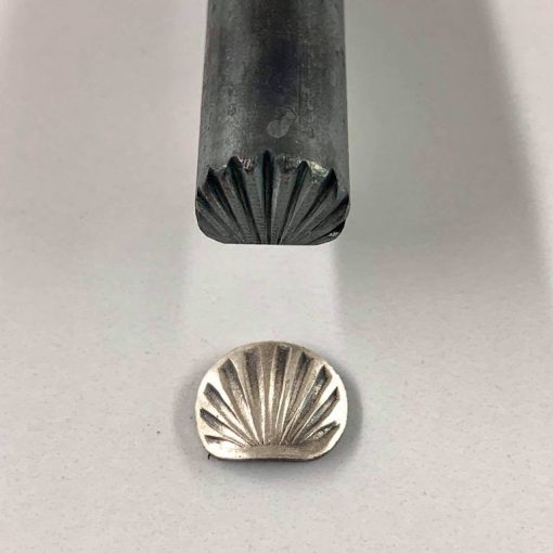 Plain Lined Shell Single Stamp 212