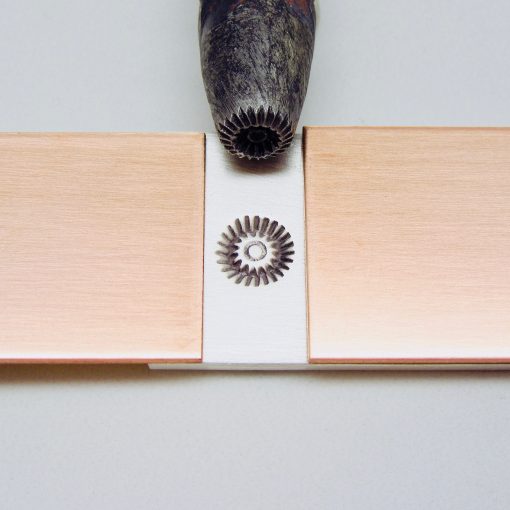 Round Sun Line Middle Dot Burst Single Stamp 3516