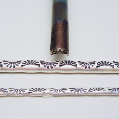 Sideway Thick Shell Half Round Wire Single Stamp 1638