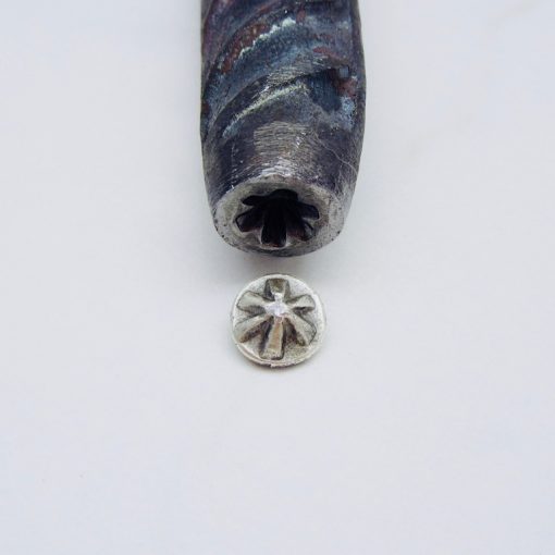 Six Petal Design Single Bead Stamp 19516