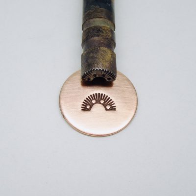 Sunray Design with Four Dots Single Stamp 2516
