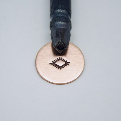 Ridged Diamond Outline Single Stamp 438