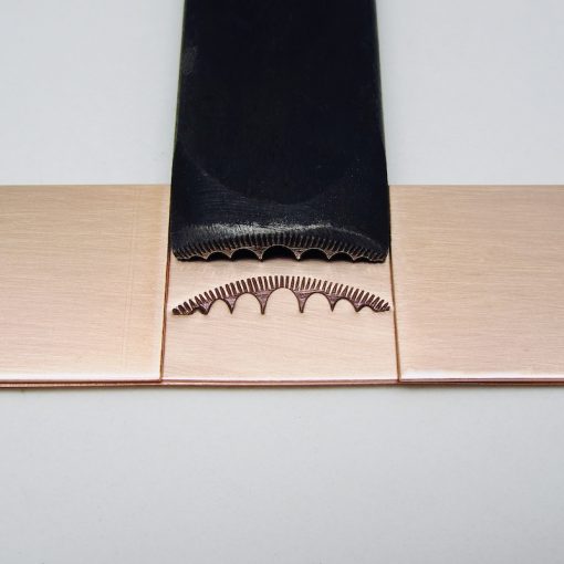 Low Ridged Curve with 7 Bottom Design Border Stamp 71