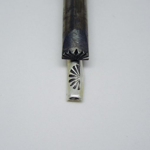 Long 8 Lined Shell Half Round Wire Single Stamp 1638