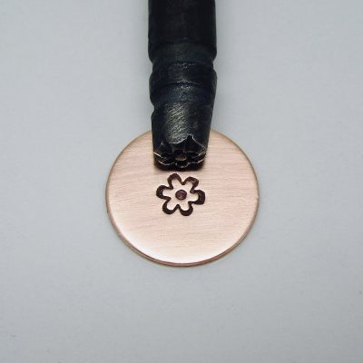 Round Flower Outline Design Single Stamp 314