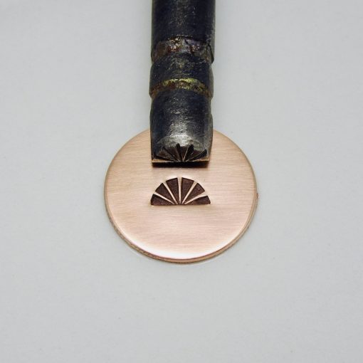 Flat 6 Ray Shell Design Single Stamp 2516